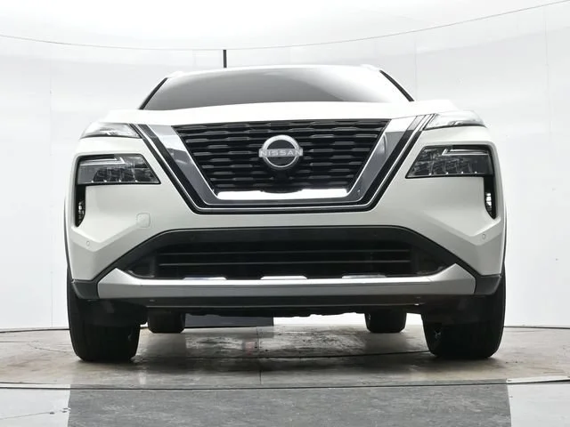 Used 2023 Pearl White Trico Nissan Platinum image 28