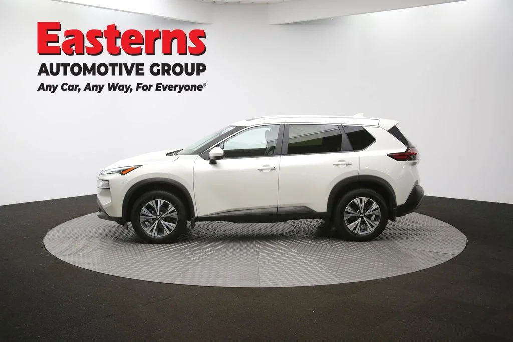 Used 2023 White Nissan SV image 57