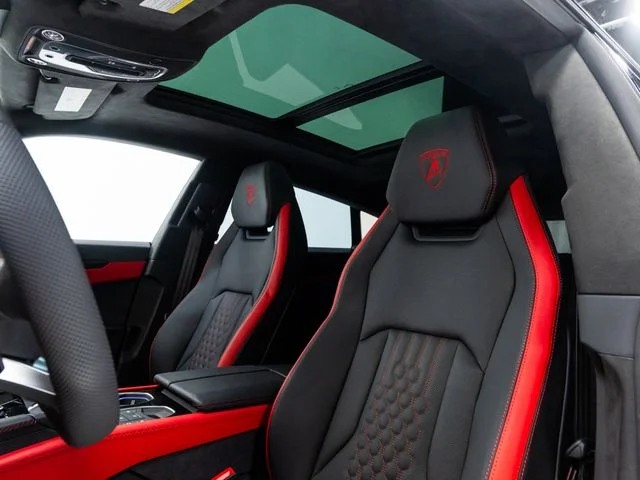 Used 2025 Black Lamborghini SE image 12
