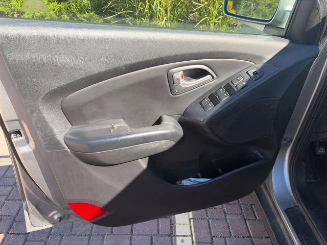 Used 2012 Gray Hyundai GLS image 7