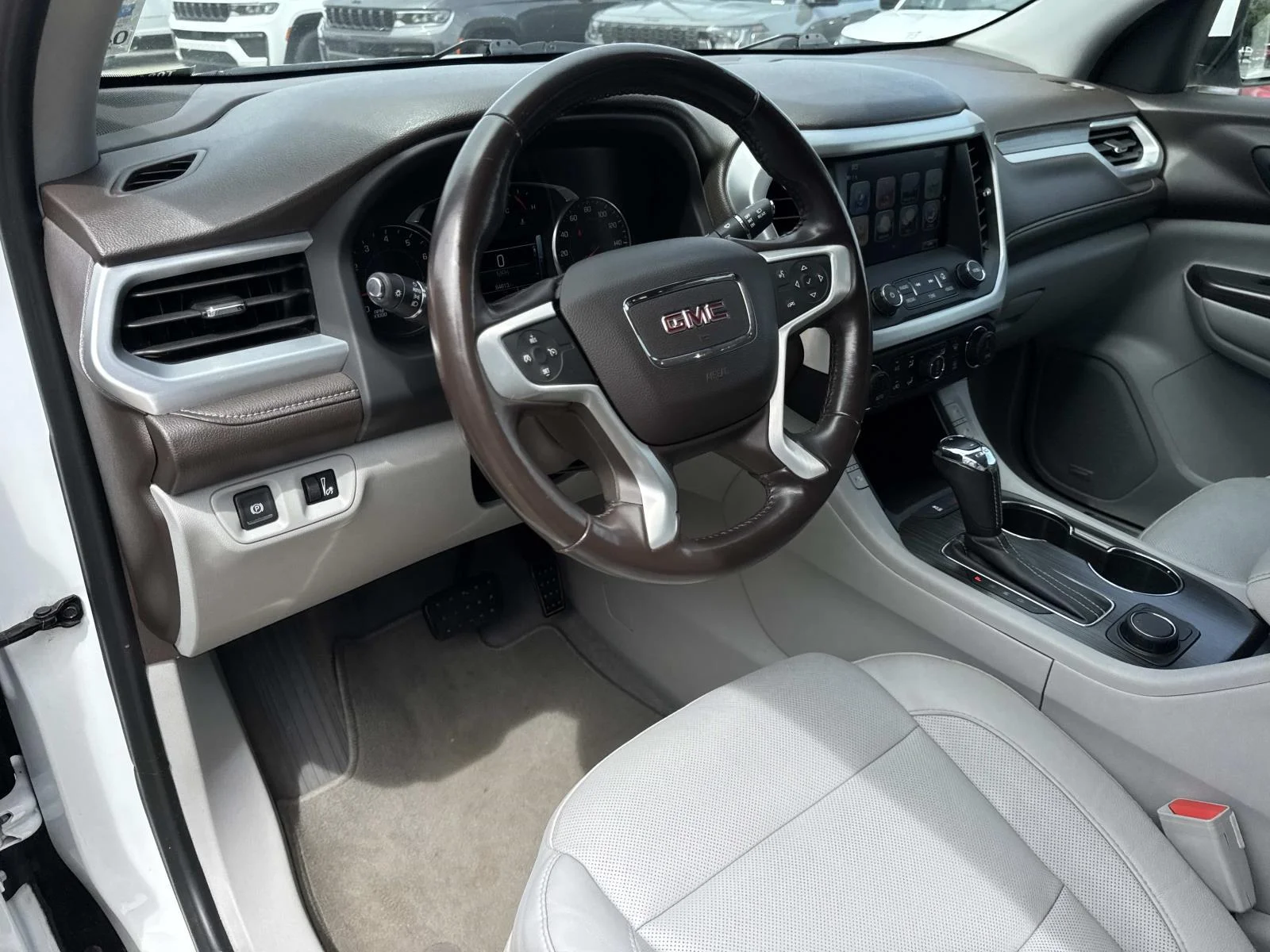 Used 2019 White GMC SLT image 17
