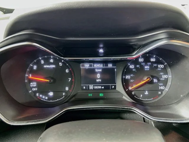 Used 2022 White Chevrolet LT image 14