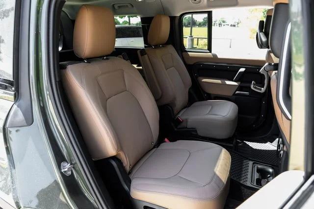 New 2026 Green Land Rover S image 43