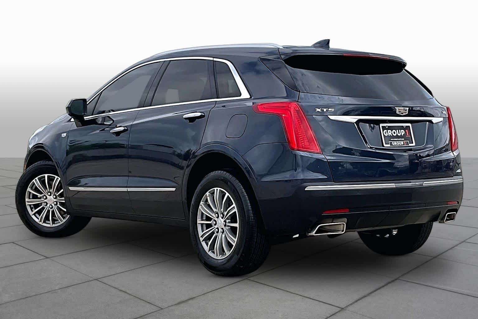 Used 2019 Harbor Blue Metallic Cadillac Luxury FWD image 10