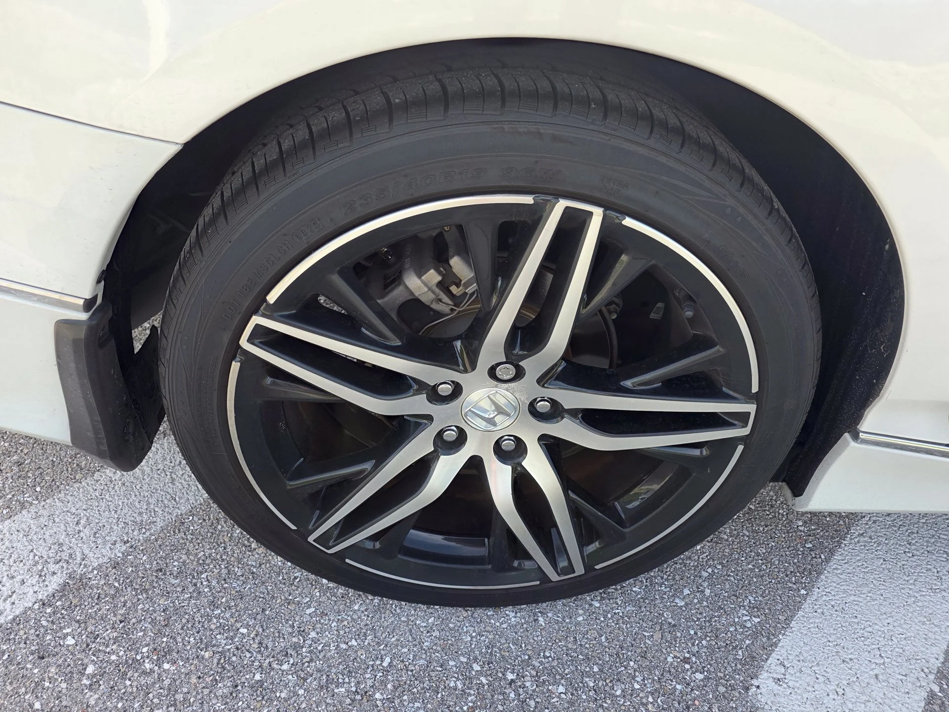 Certified Used 2021 Platinum White Pearl Honda Touring image 11