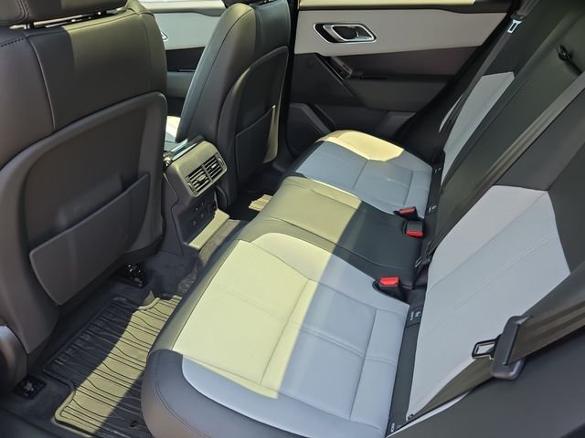 New 2026 Arroios Grey LAND ROVER Dynamic SE image 11