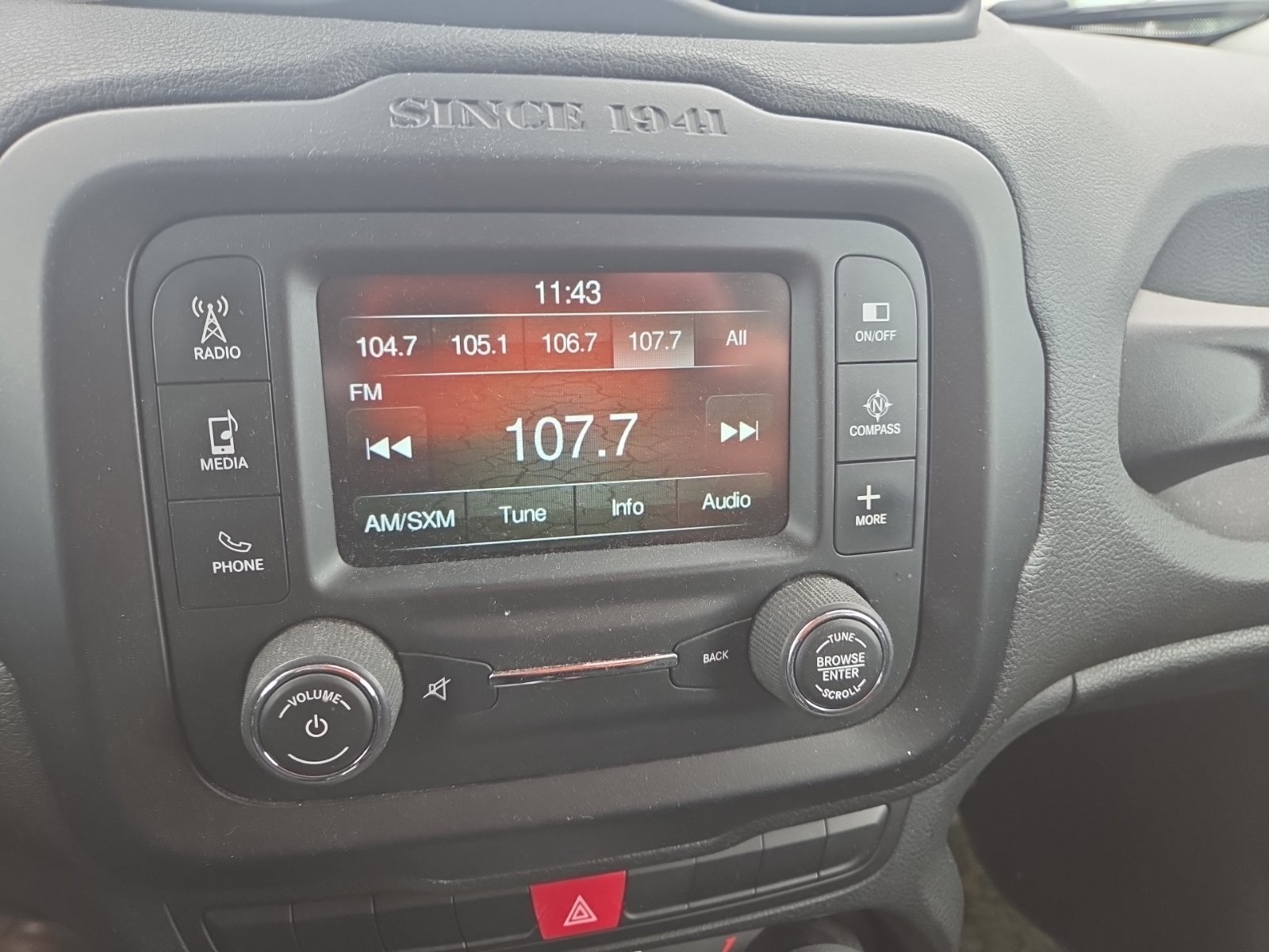 Used 2015 Blue Jeep Latitude image 8