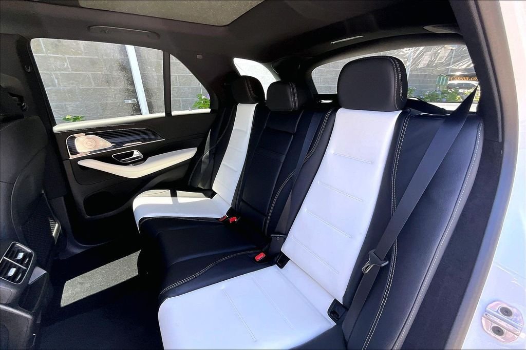 New 2026 MANUFAKTUR Moonlight White Metallic Mercedes-Benz GLE 350 image 10