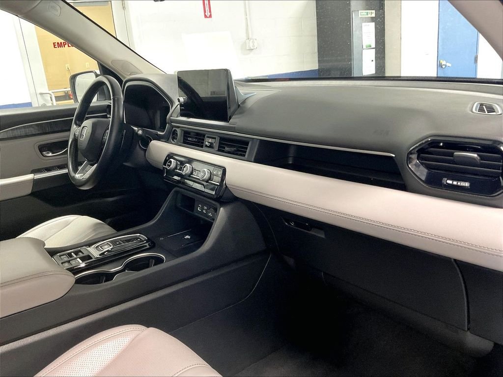Used 2023 Silver Honda Elite image 14
