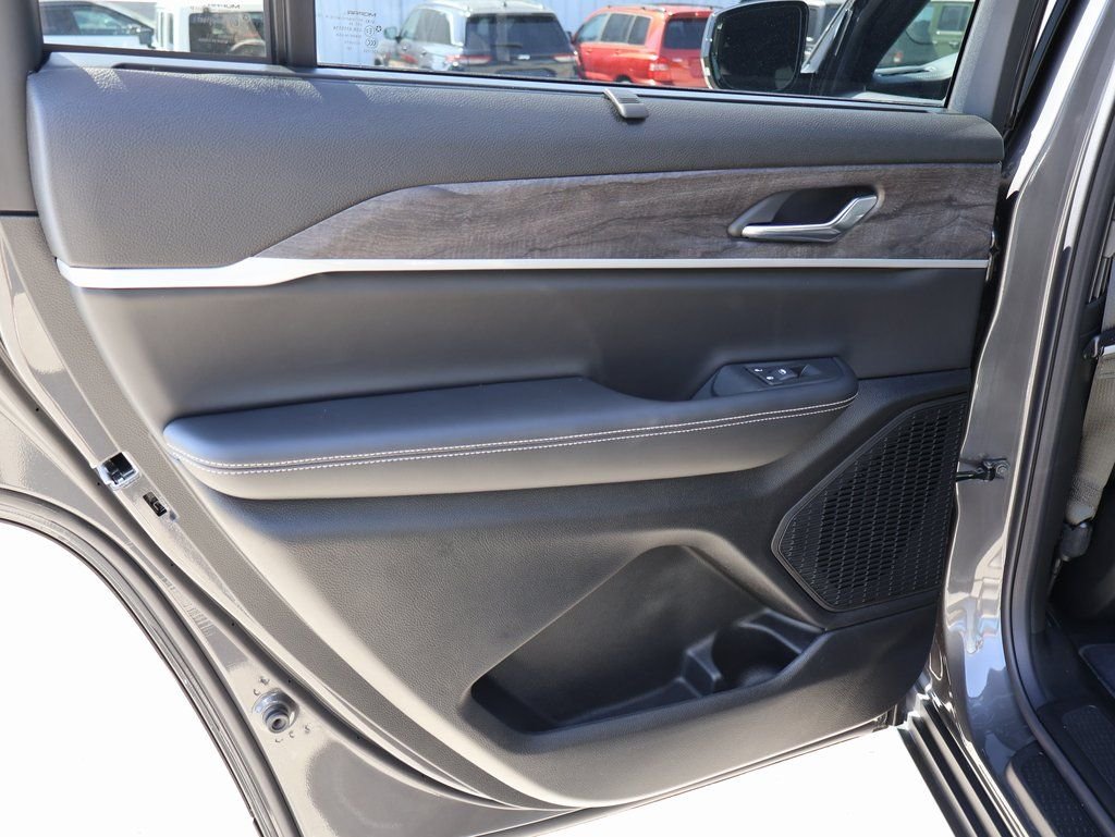 2025 Jeep Grand Cherokee L Limited - Photo 18