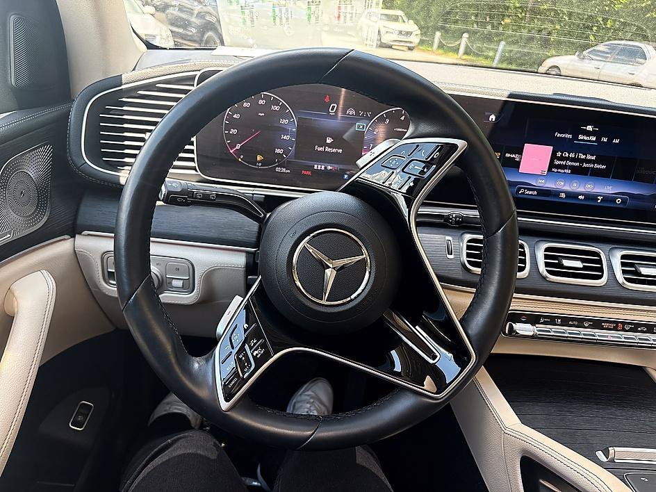 Used 2024 Black Mercedes-Benz GLE 450 image 3