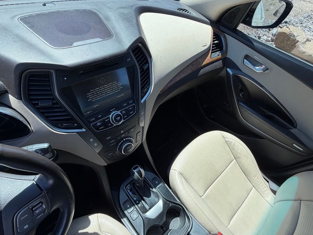Used 2014 Red Hyundai Base image 25