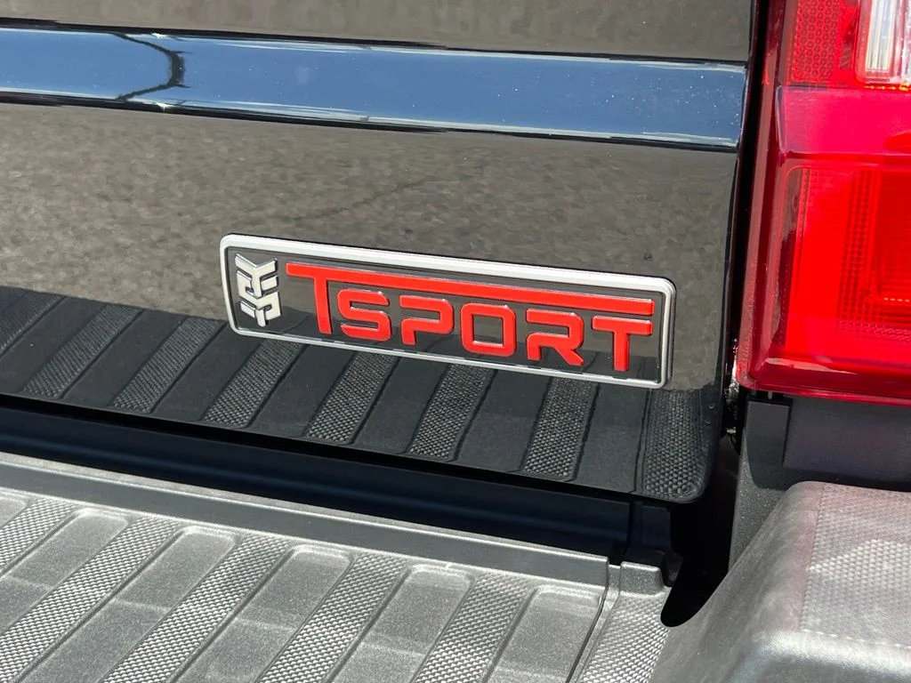 New 2026 Agate Black Metallic Ford F-250® Lariat® image 9