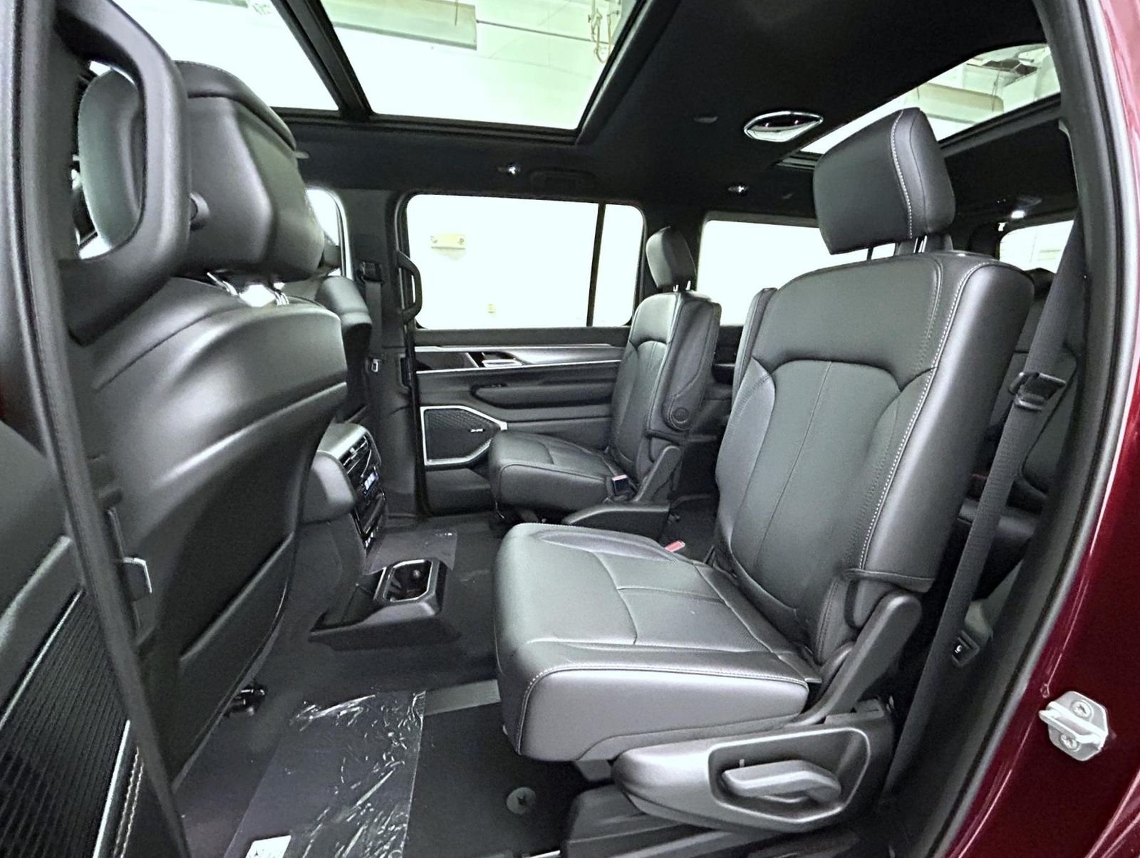 New 2026 Velvet Red Pearl-Coat Exterior Paint Jeep Upland image 20