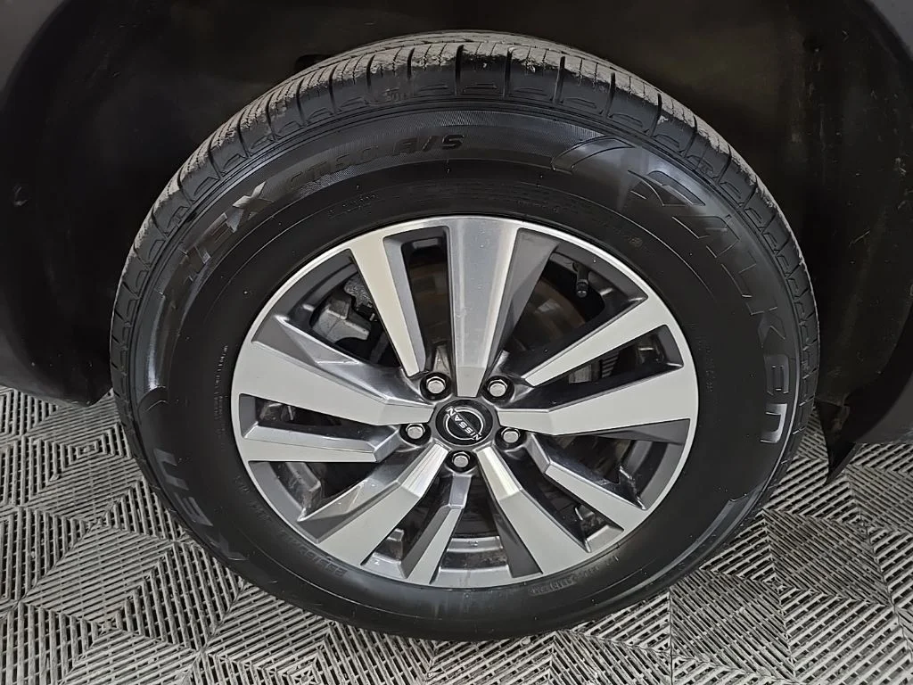 Used 2023 Red Nissan SL image 16