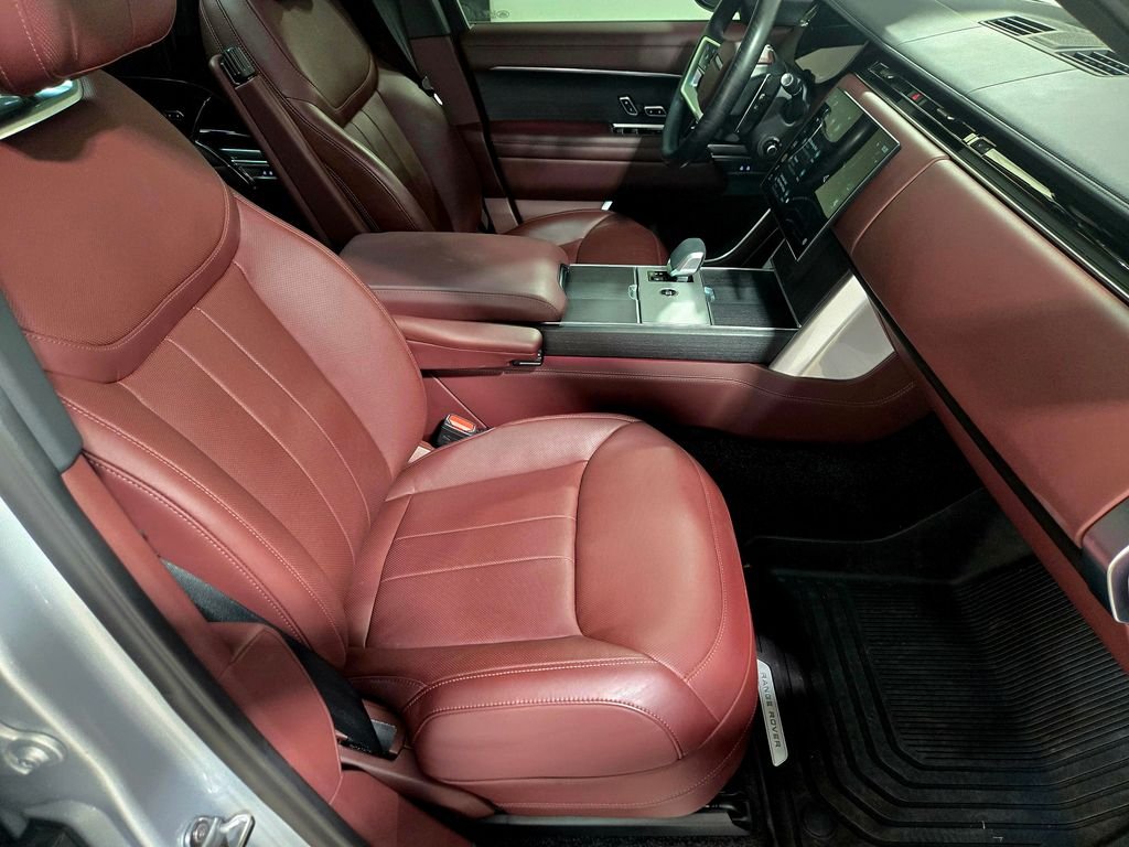 Certified Used 2025  Land Rover Autobiography image 27