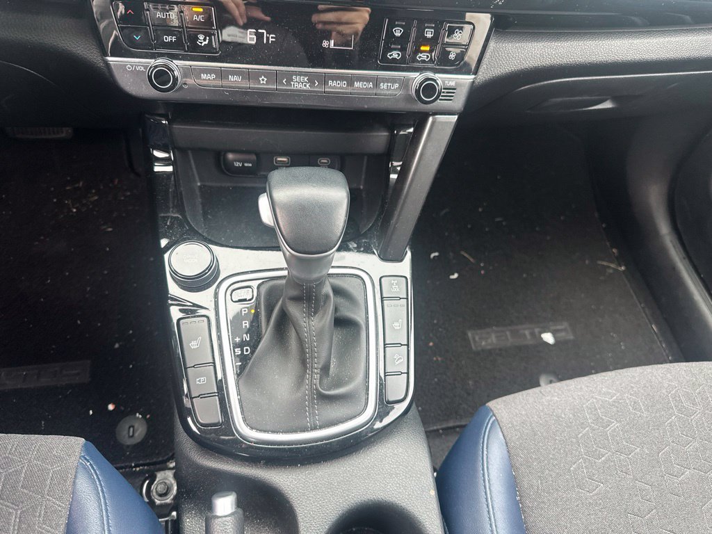 Used 2024 White Kia S image 24