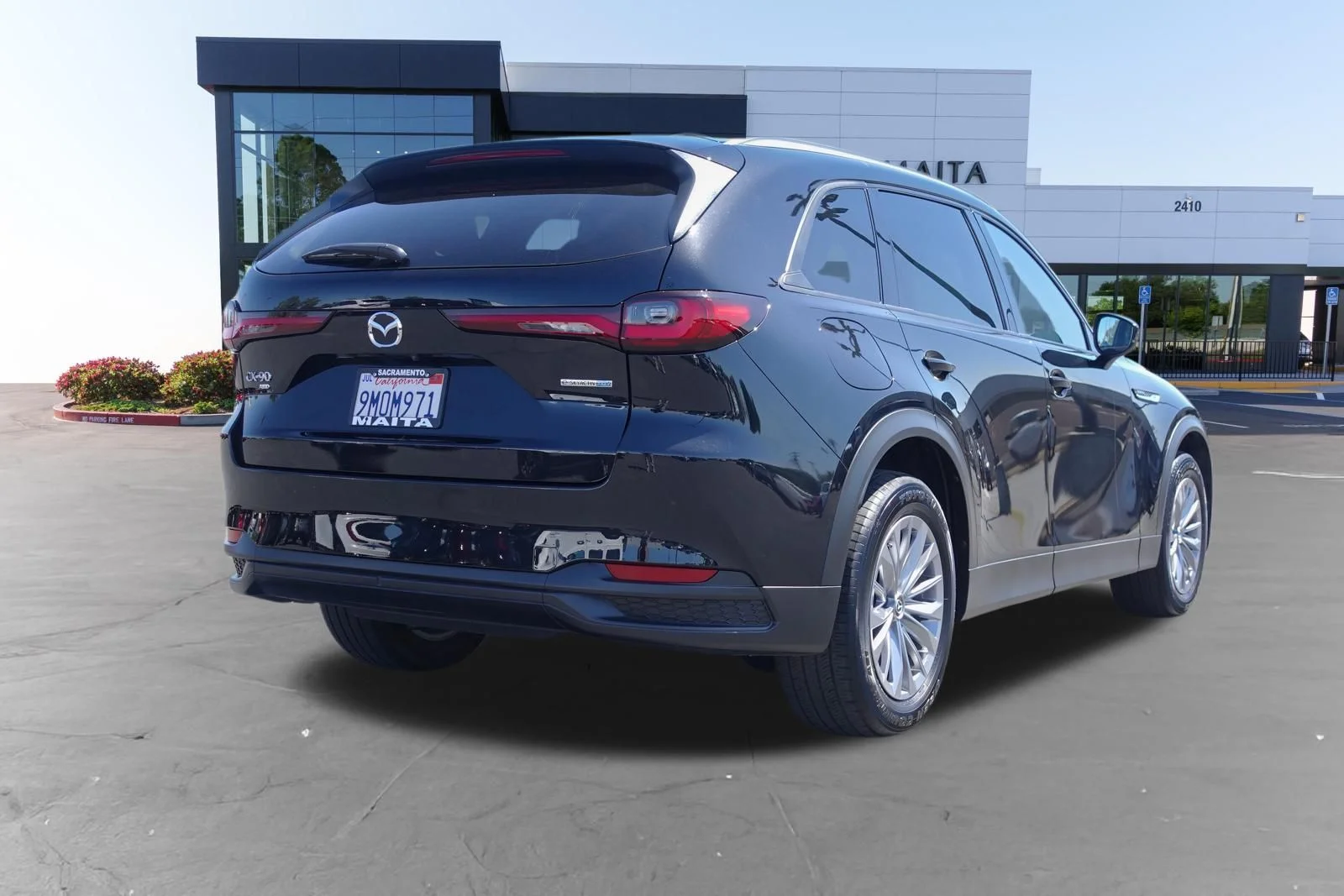 Certified Used 2024 Jet Black Mica Mazda Preferred image 4