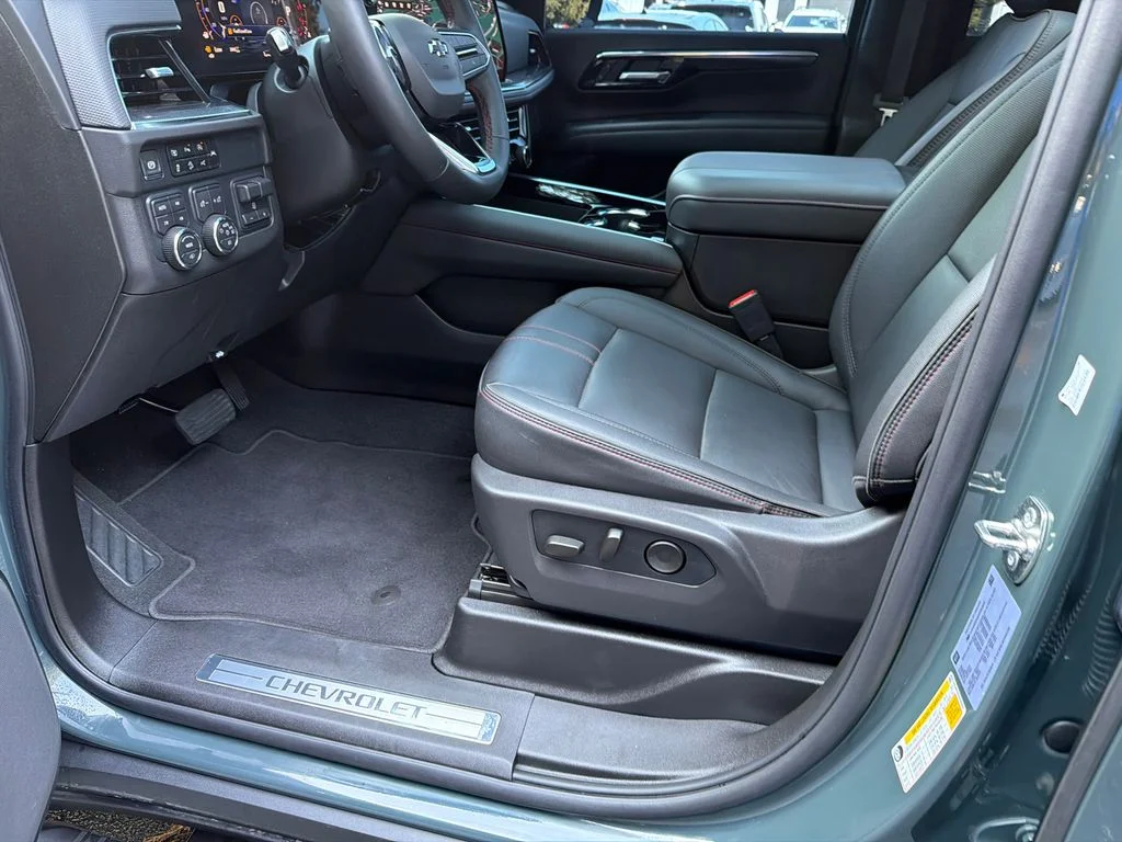 Used 2025 Gray Chevrolet RST image 9