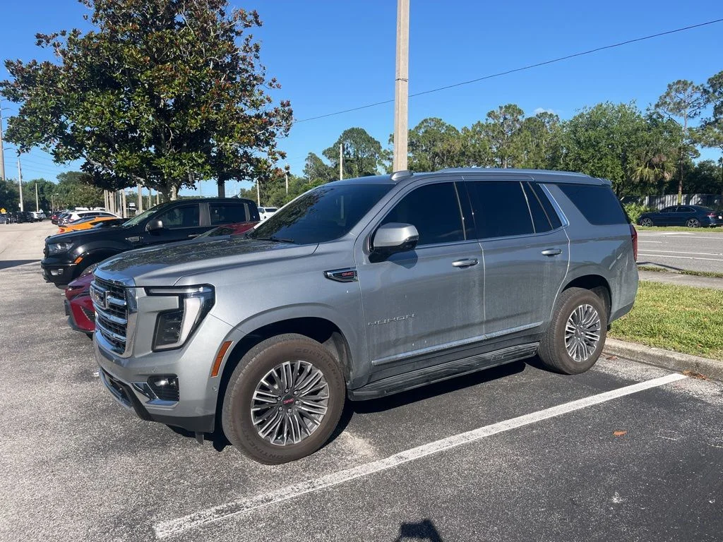 Used 2025 Silver GMC Elevation image 22