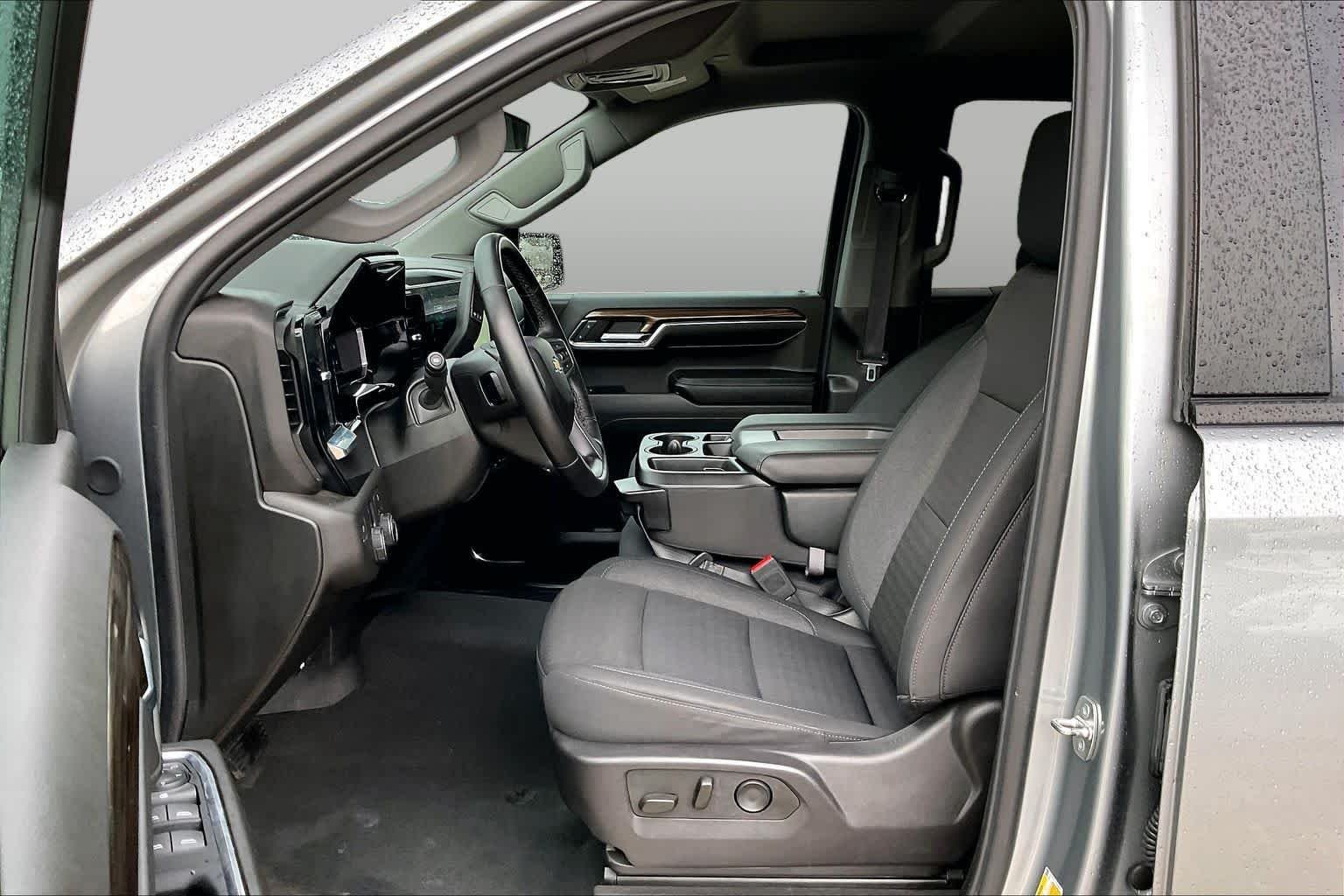 Used 2024 Sterling Gray Metallic Chevrolet LT image 8