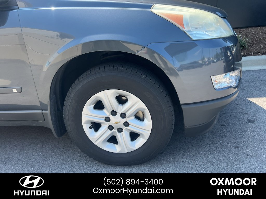 Used 2009 Cyber Gray Metallic Chevrolet LS image 3