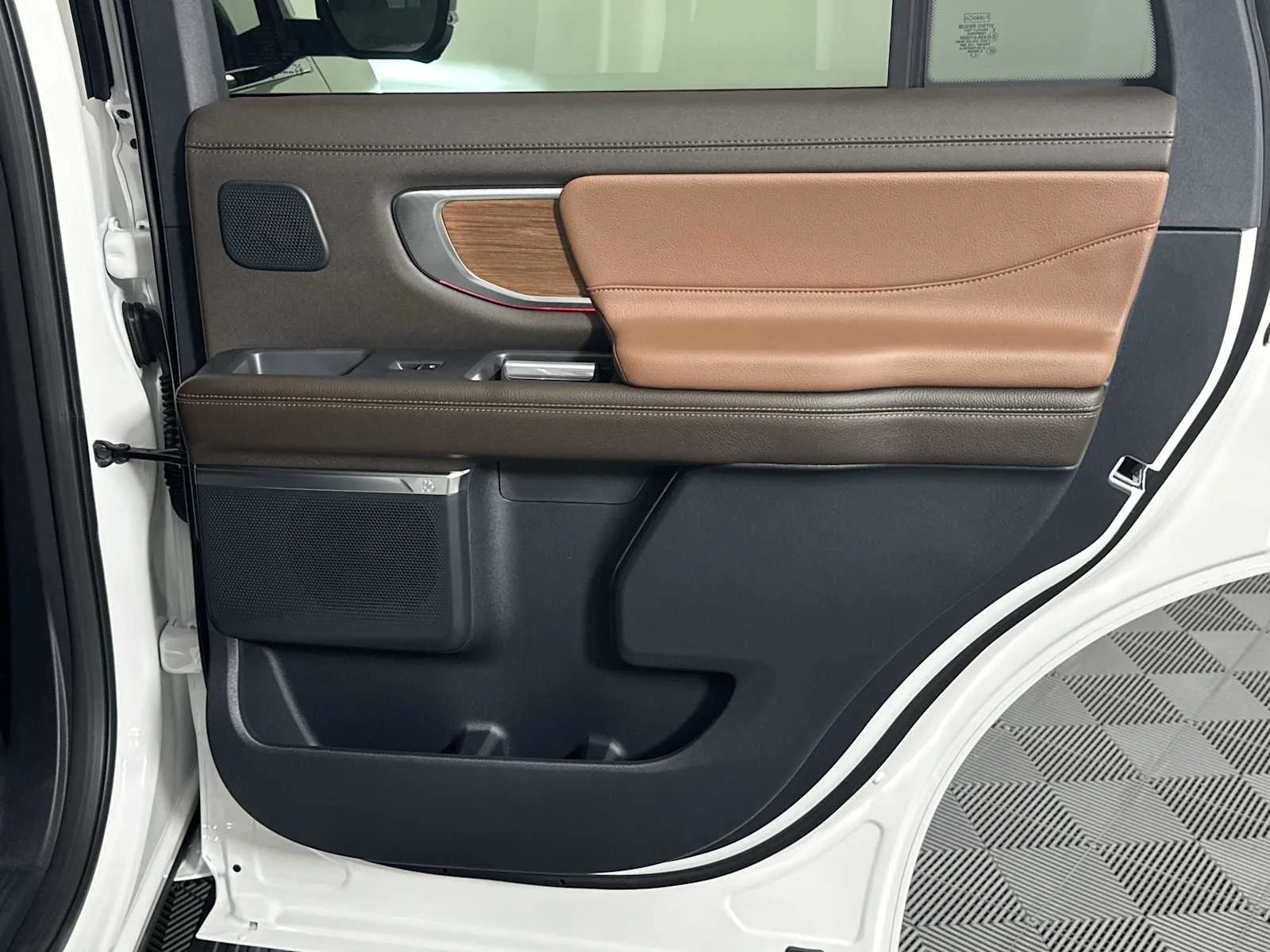 New 2027 Star White Metallic Tri-Coat Ford King Ranch image 20