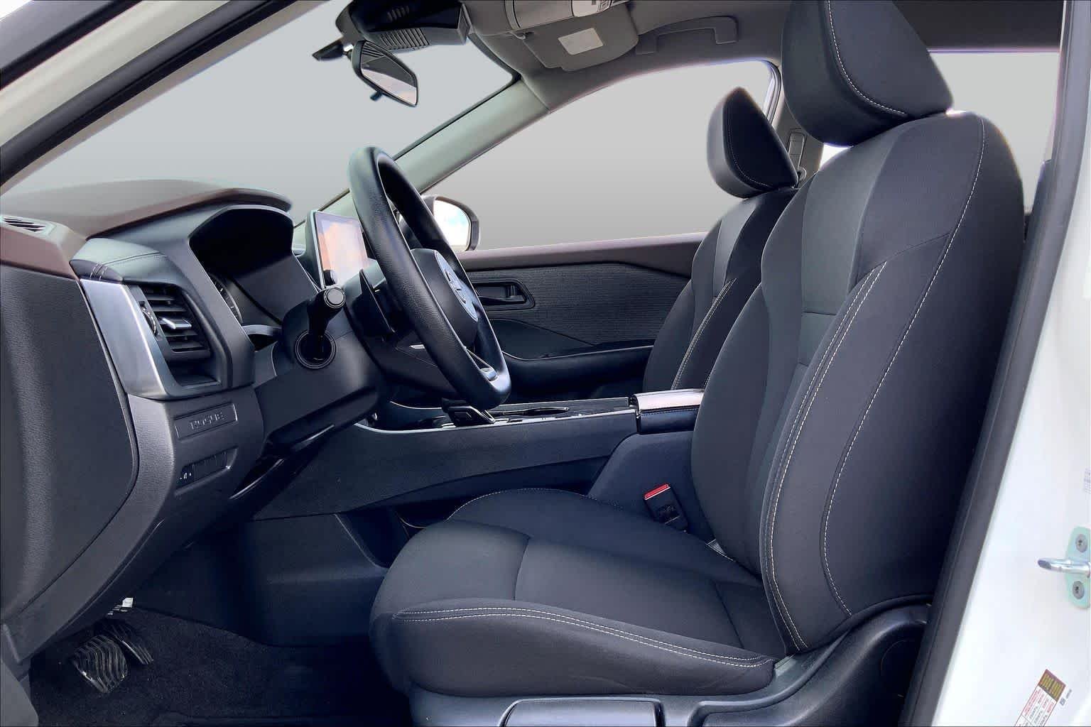 Used 2023 Glacier White Nissan S image 8