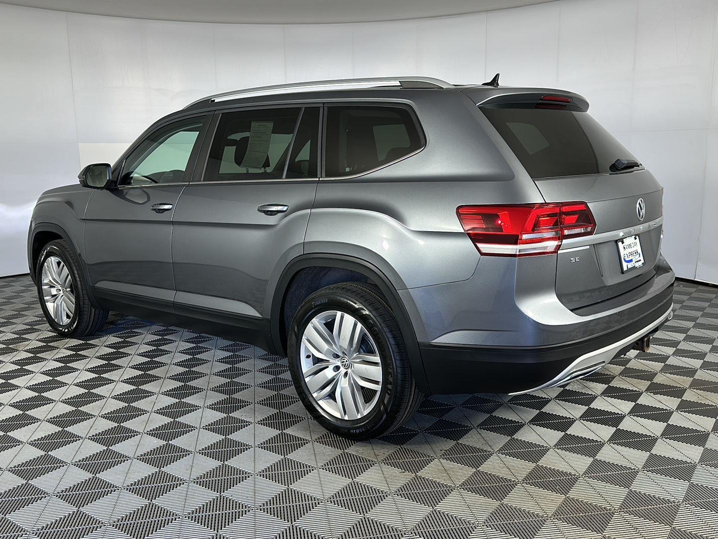 Used 2019 Platinum Gray Metallic Volkswagen 3.6L V6 SE image 5