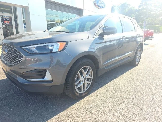 2024 Ford Edge SEL AWD's photo
