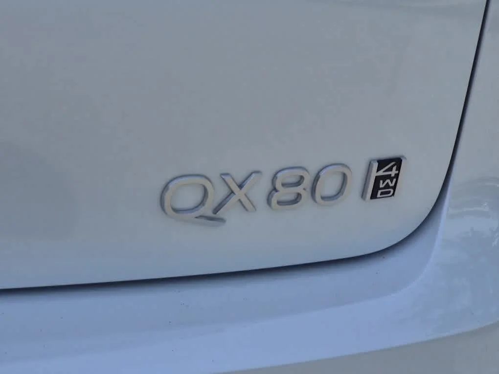 New 2026 RADIANT WHITE INFINITI Luxe 4WD image 21