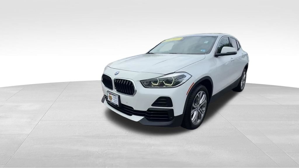 Used 2022 White BMW sDrive28i image 12
