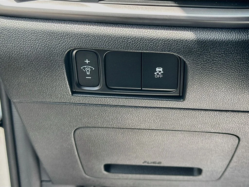 New 2026 Ivory Silver Kia S image 10