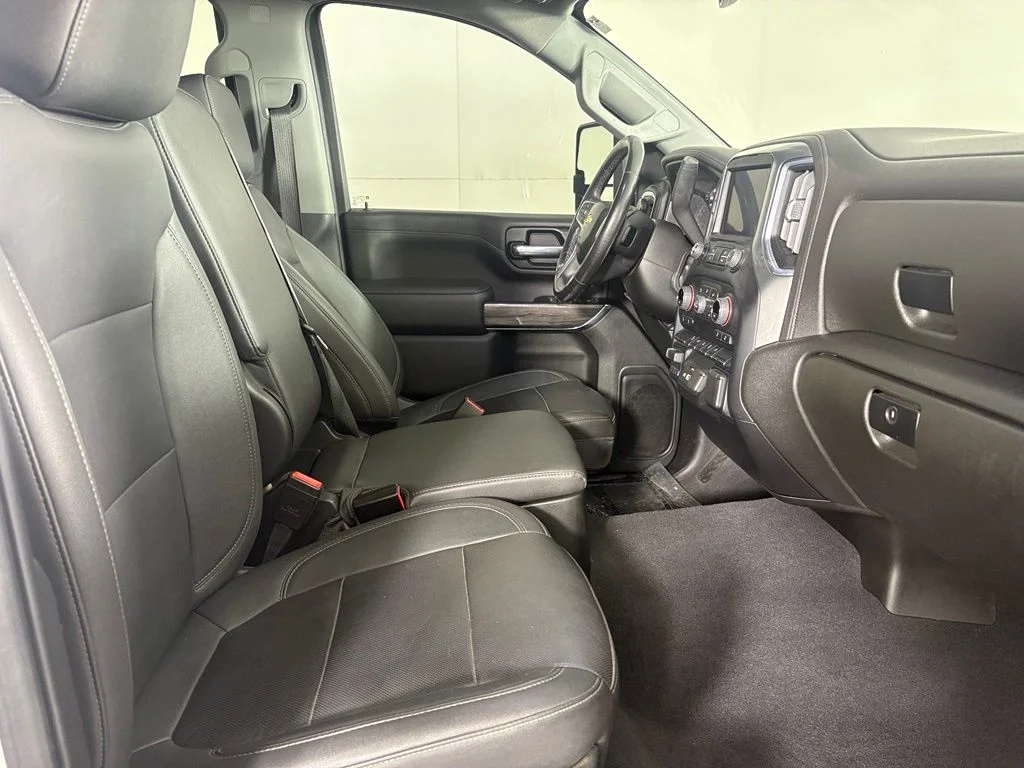 Used 2022 Silver Chevrolet LTZ image 17