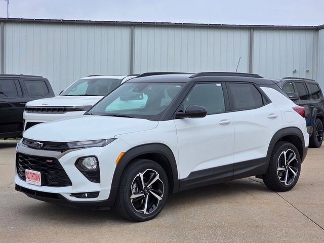 Used 2022 Summit White Chevrolet RS image 3