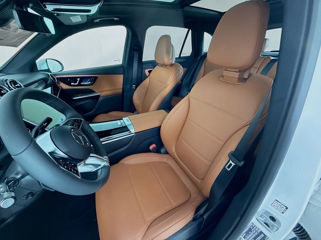 New 2026 Polar White Mercedes-Benz GLC 300 image 5
