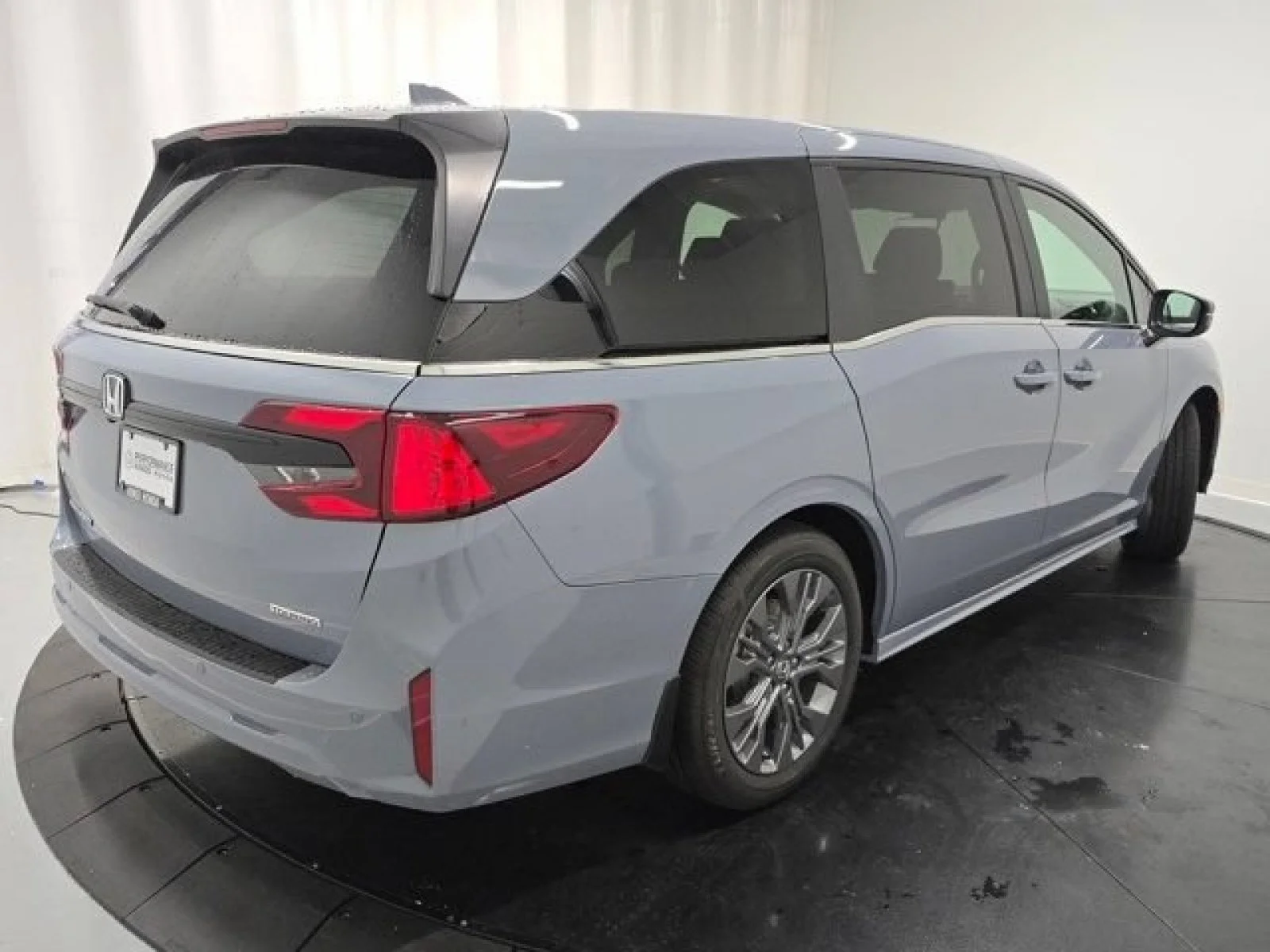 New 2026 Sonic Gray Pearl Honda Touring image 28