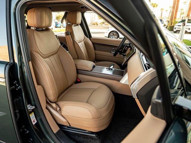 New 2026 Belgravia Green Land Rover SE image 35