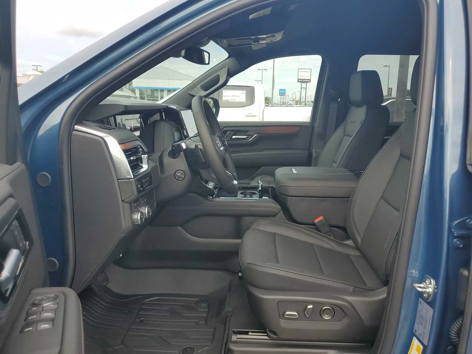 2025 GMC Yukon XL Denali - Photo 15