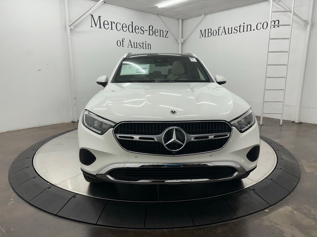 New 2027 Polar White Mercedes-Benz GLC 300 image 2