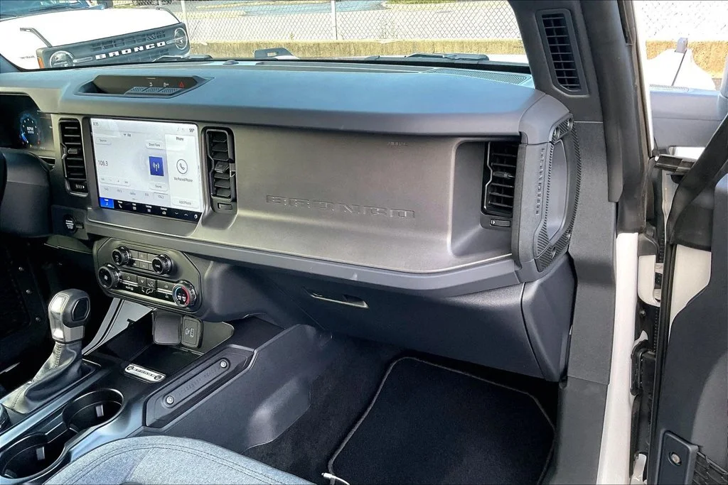 Used 2025 Oxford White Ford Base image 15