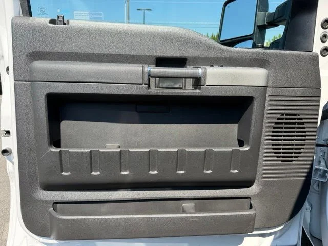 Used 2012 White Platinum Clearcoat Metallic Ford Lariat image 16