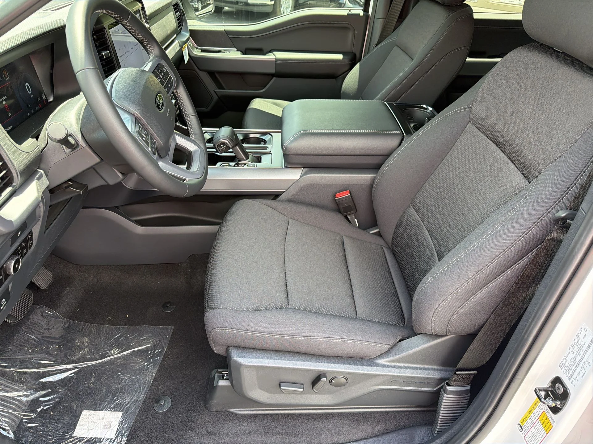 New 2026 Oxford White Ford XLT image 24