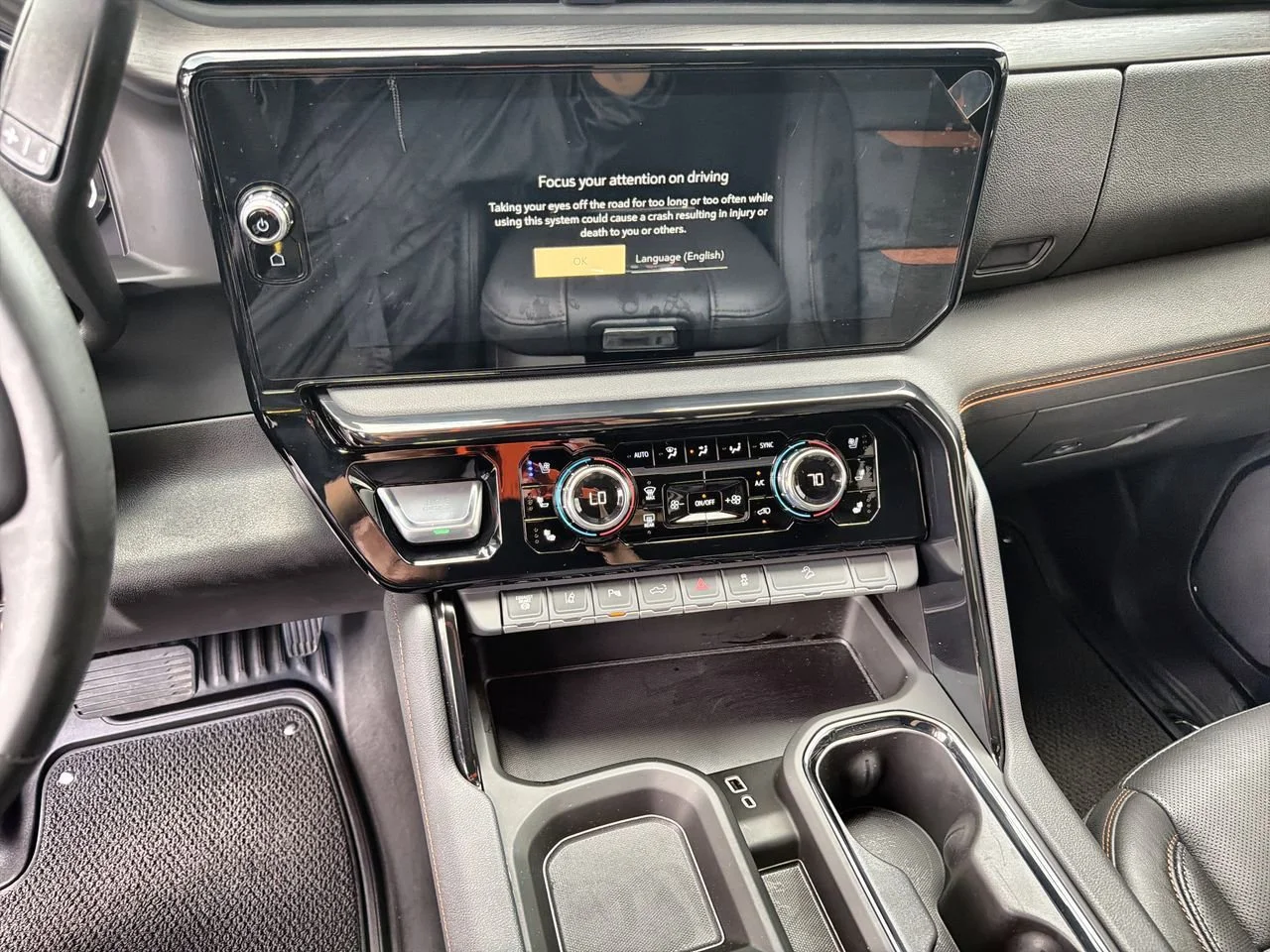 Used 2025 Summit White GMC AT4 image 13
