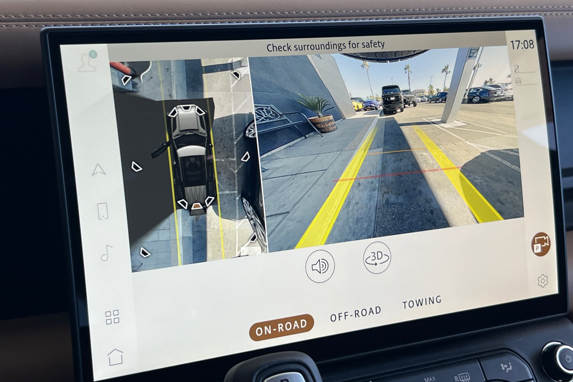 New 2026 Santorini Black Land Rover X-Dynamic SE image 23