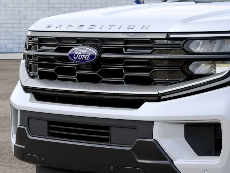 New 2027 Star White Metallic Tri-Coat Ford Platinum image 17