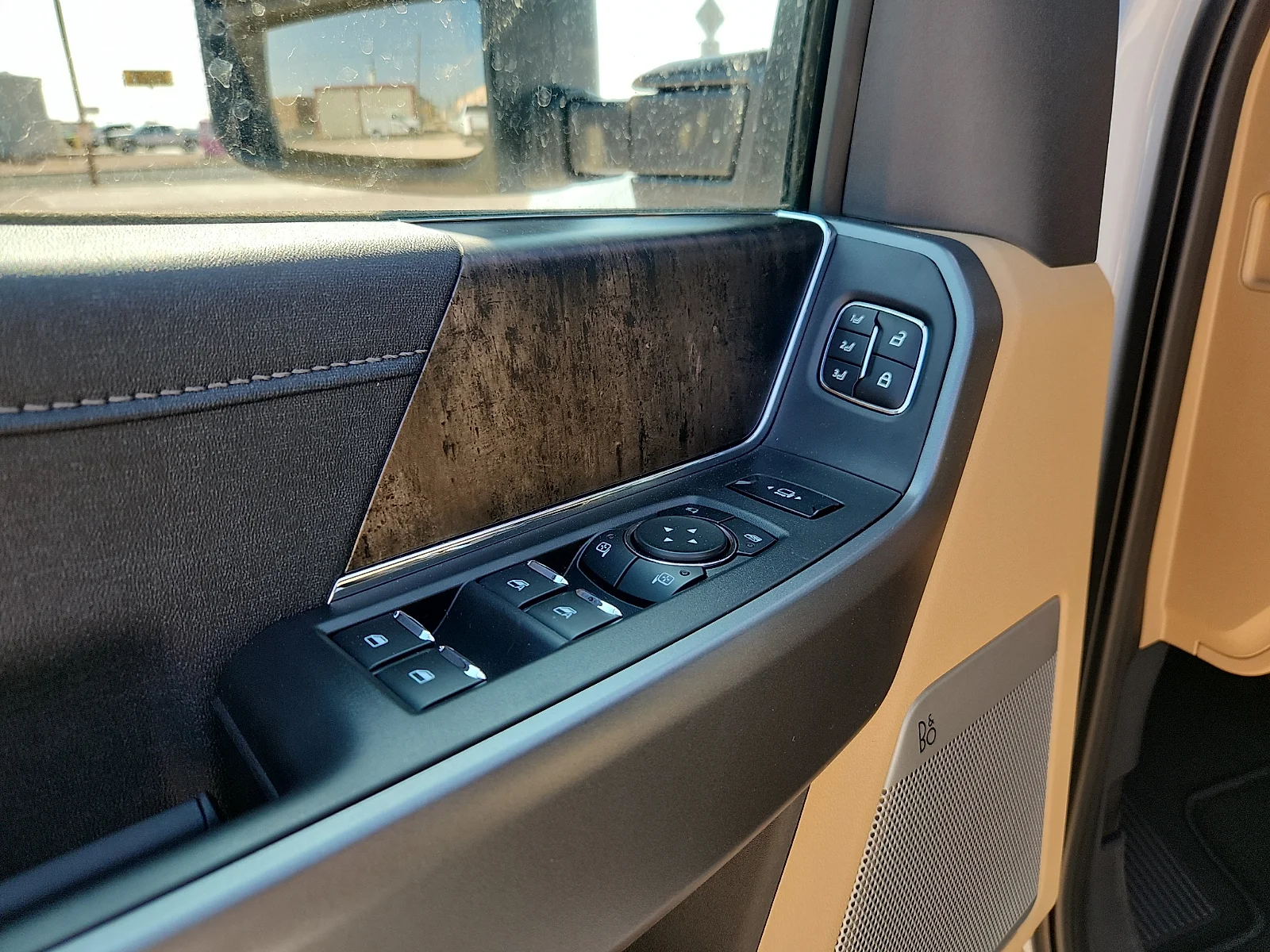 New 2026 Oxford White Ford F-250® Lariat® image 15