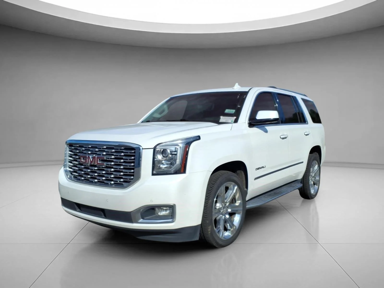 Used 2018 White Frost Tricoat GMC Denali image 1