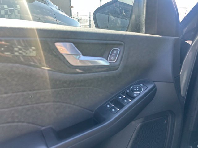 Used 2023 Gray Ford ST-Line image 17