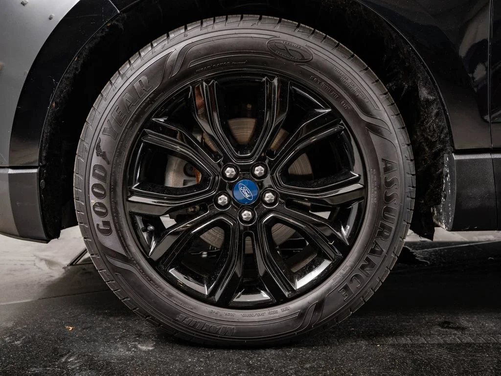 Used 2019 Agate Black Metallic Ford Titanium image 13
